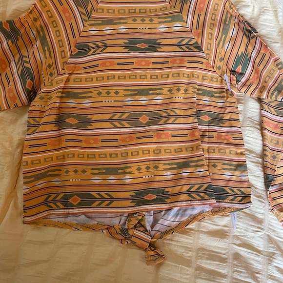 NWTS Wrangler long sleeve shirt! Size XS 4! Pearl snap and Aztec! - Picture 2 of 5